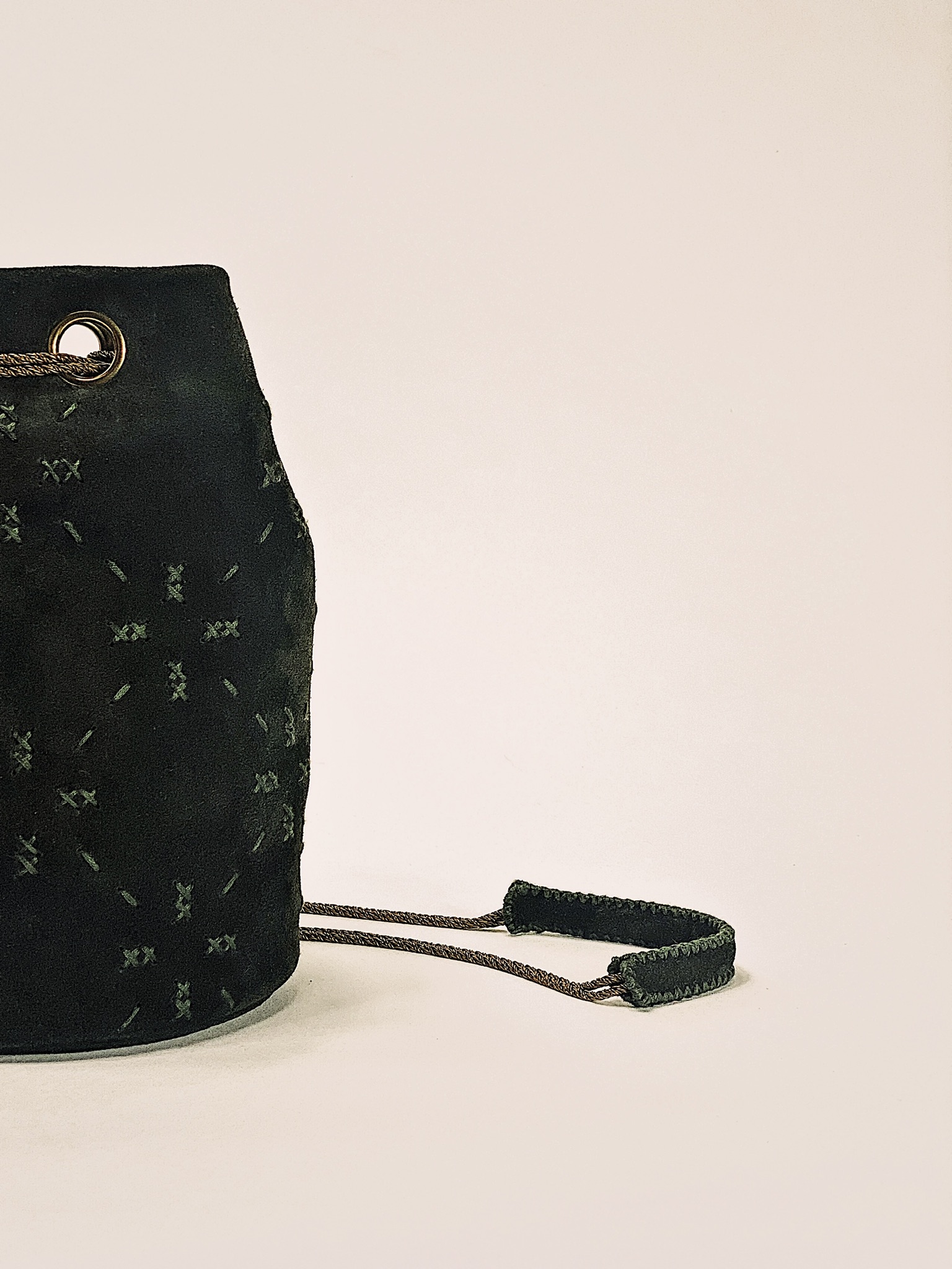Sac Seau Bandoulière En Velours Vert Sapin - Chaîne Dorée, Sans Marque, Neuf Sans étiquette, Idéal Soirée
